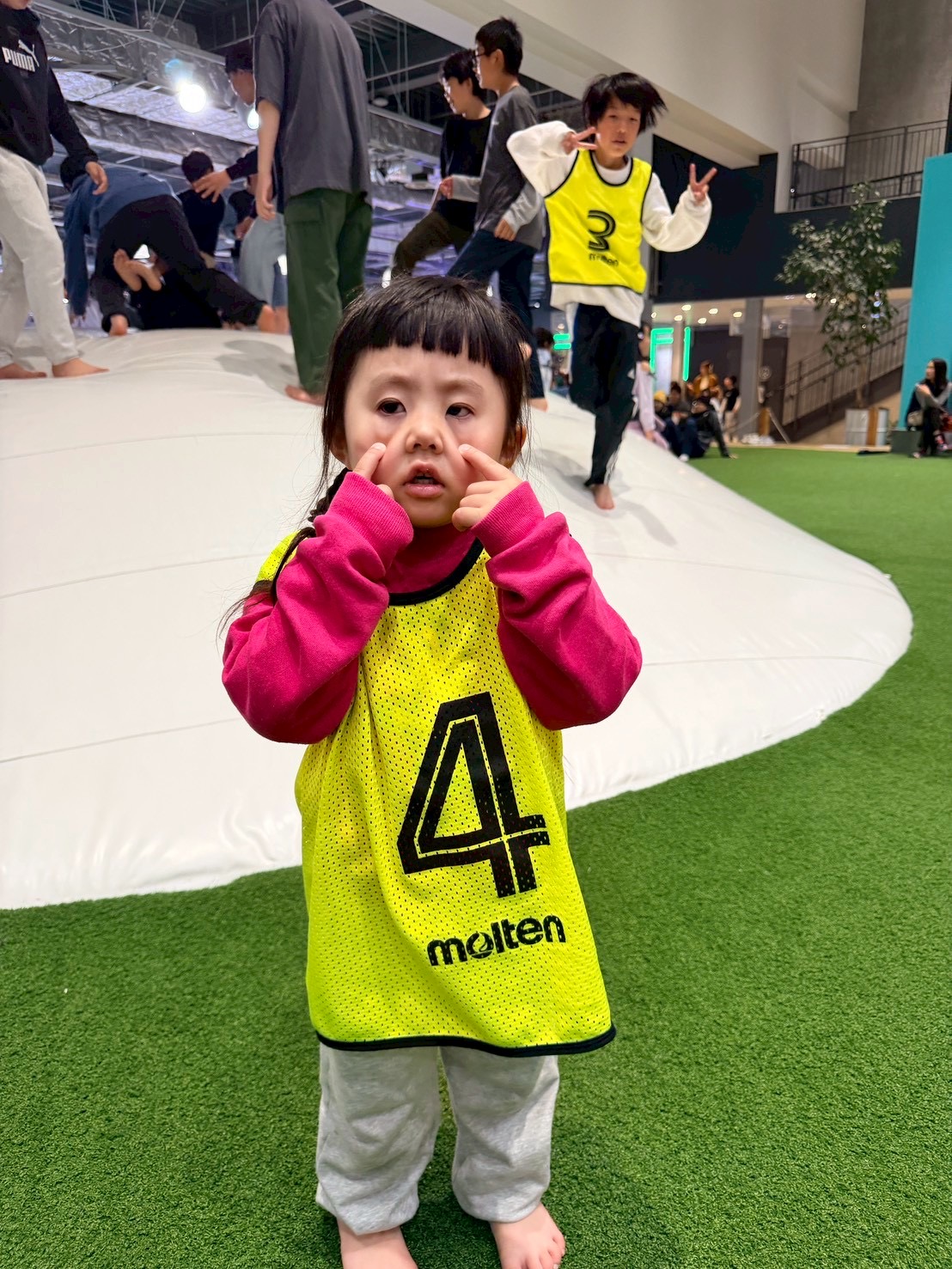 オセロに取り組むお子様